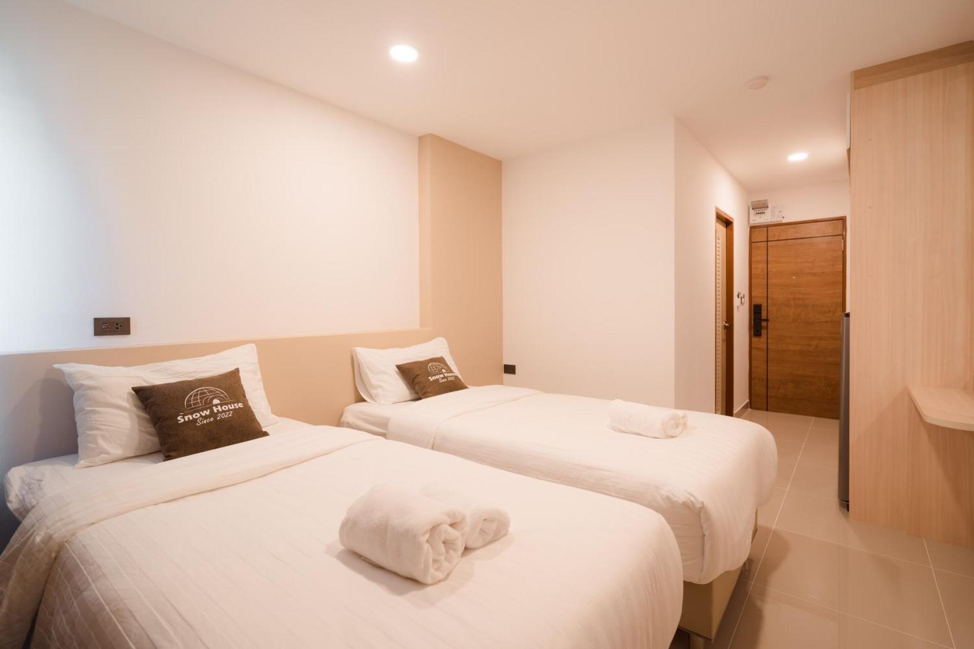 Snow House Buriram Hotel Buitenkant foto