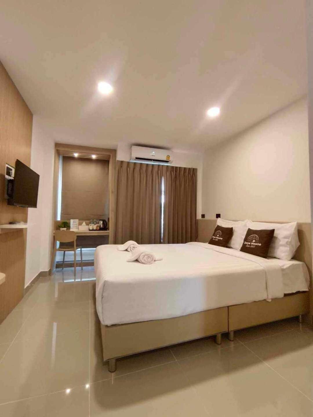Snow House Buriram Hotel Buitenkant foto